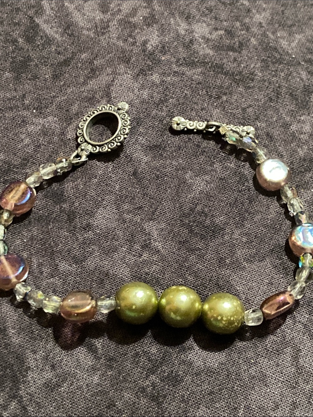 Green Beaded Women's Bracelet with Silver  Tone Accents